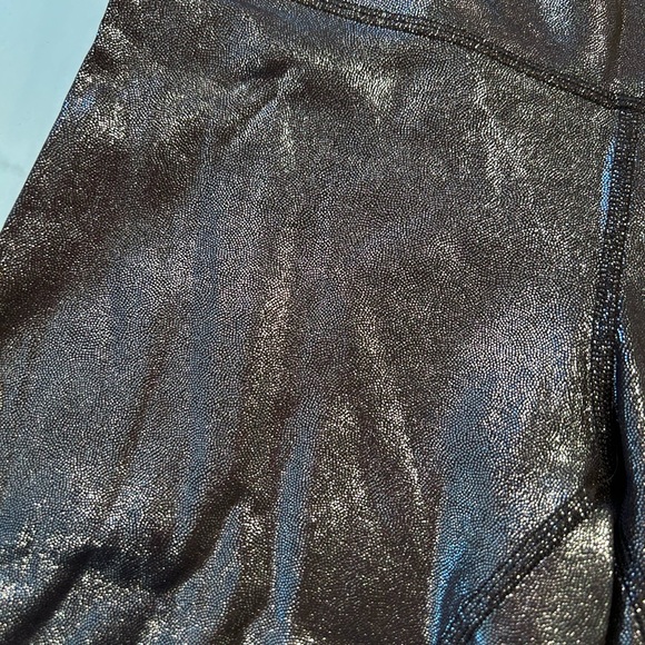 Lululemon Align short *shine size 4 - Picture 3 of 4